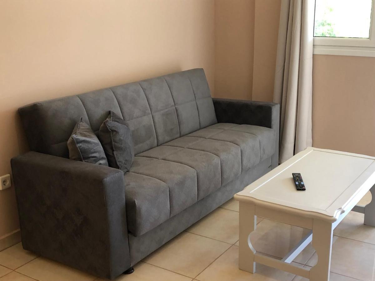 Petros Rooms & Apartments ลิคชูรี ภายนอก รูปภาพ