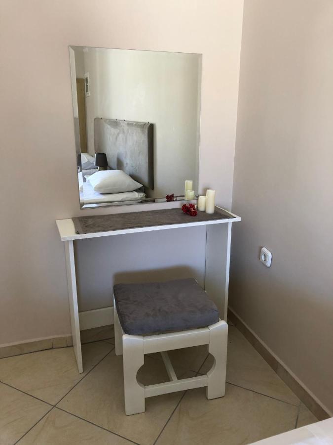 Petros Rooms & Apartments ลิคชูรี ภายนอก รูปภาพ
